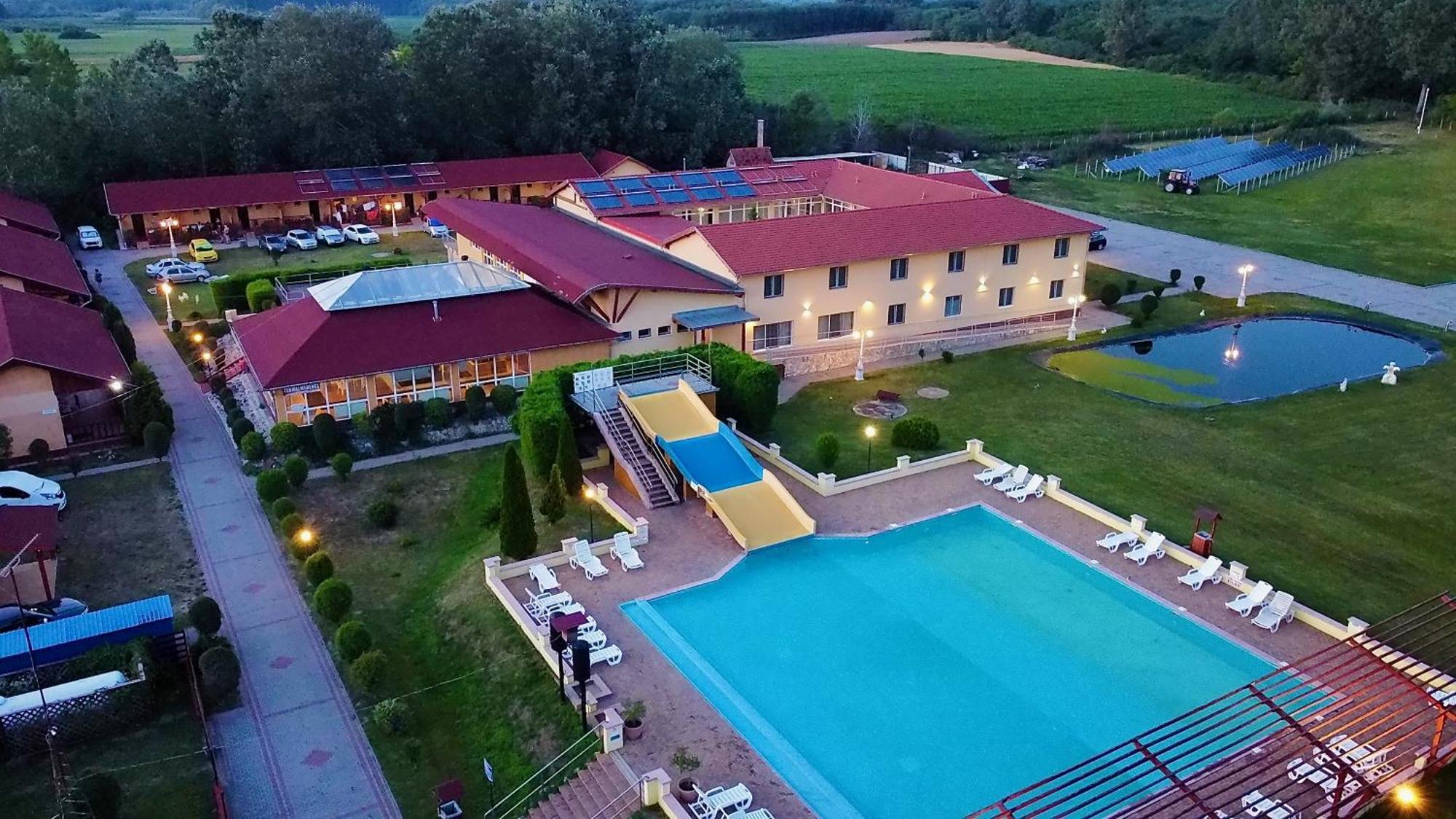 Ligetalja Termal Hotel Peneszlek Eksteriør billede